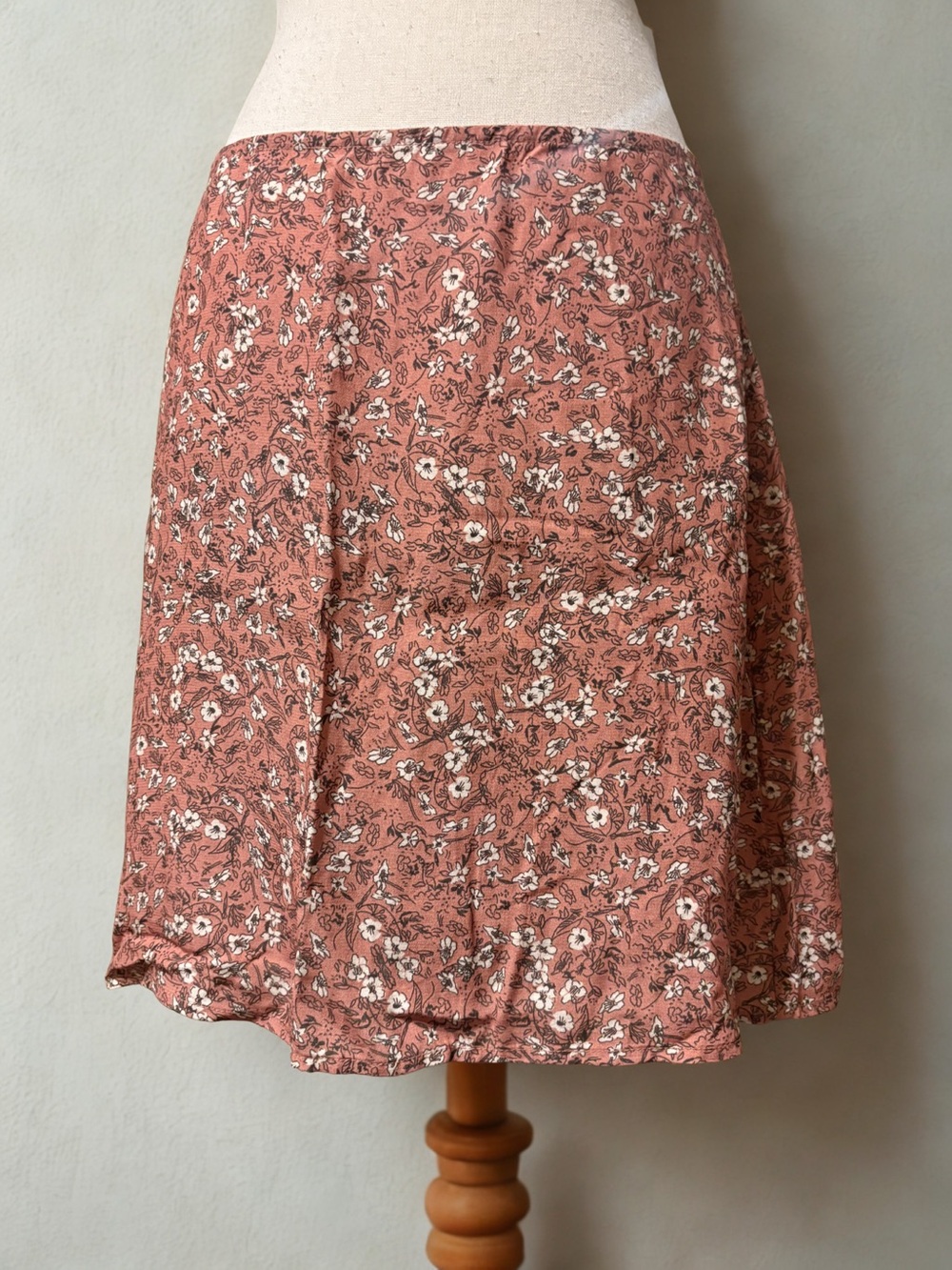 NEW Whimsy + Row Terracotta Ditsy Floral A-Line Mini Noel Skirt - Picture 2 of 12